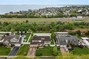 152 Pace Dr S, West Islip, NY 11795 - Photo 37