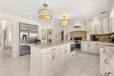 152 Pace Drive S, West Islip, NY 11795 - Photo 13