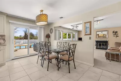 152 Pace Drive S, West Islip, NY 11795 - Photo 11