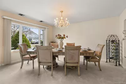 152 Pace Drive S, West Islip, NY 11795 - Photo 5