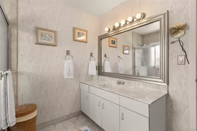 152 Pace Drive S, West Islip, NY 11795 - Photo 19