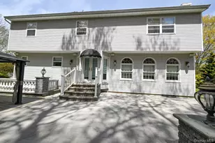 6 Ivy Ct, Centereach, NY 11720 - Photo 7