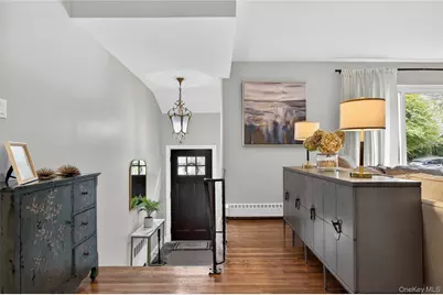 34 Bridge Road, Manhasset, NY 11030 - Photo 3
