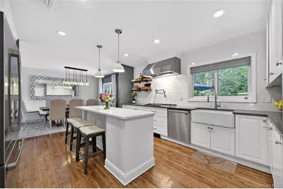 34 Bridge Road, Manhasset, NY 11030 - Photo 9