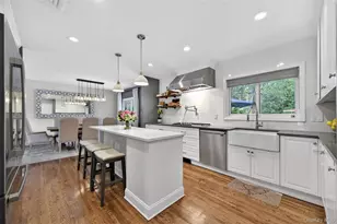 34 Bridge Rd, Manhasset, NY 11030 - Photo 9