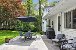 34 Bridge Rd, Manhasset, NY 11030 - Photo 25