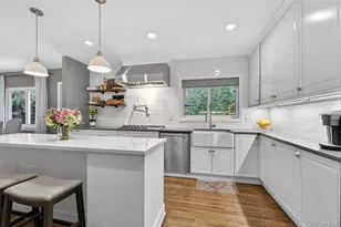 34 Bridge Rd, Manhasset, NY 11030 - Photo 13