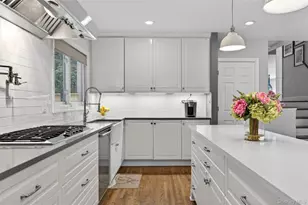 34 Bridge Rd, Manhasset, NY 11030 - Photo 11