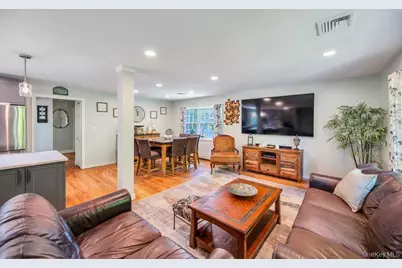 4 Florence Street, Nesconset, NY 11767 - Photo 9