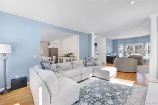 20 Chateau Dr, Manorville, NY 11949 - Photo 11