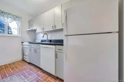 49 Mildred Place #4A, North Babylon, NY 11703 - Photo 9