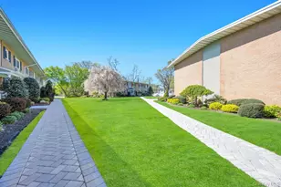 49 Mildred Pl, North Babylon, NY 11703 - Photo 21