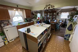 581 Grand Ave, Lindenhurst, NY 11757 - Photo 19