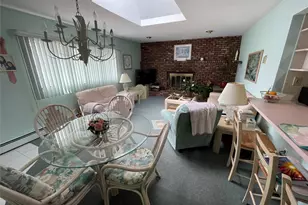581 Grand Ave, Lindenhurst, NY 11757 - Photo 13