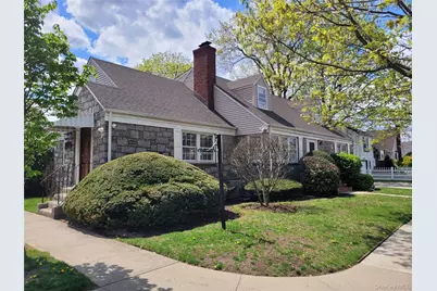 33 Nassau Boulevard, West Hempstead, NY 11552 - Photo 3