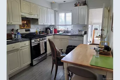 33 Nassau Boulevard, West Hempstead, NY 11552 - Photo 23