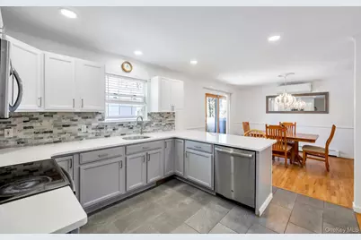 343 Oak Avenue, Flanders, NY 11901 - Photo 17