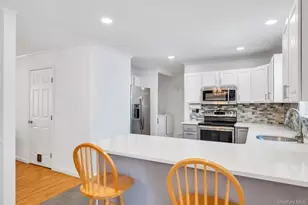 343 Oak Ave, Flanders, NY 11901 - Photo 15