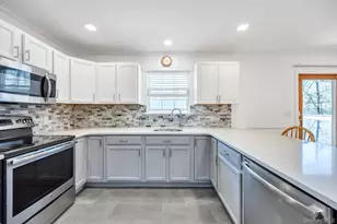343 Oak Ave, Flanders, NY 11901 - Photo 19