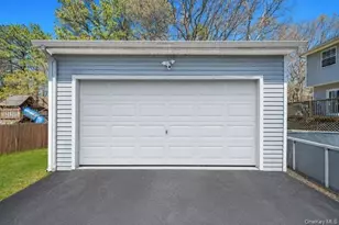 343 Oak Ave, Flanders, NY 11901 - Photo 37
