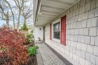 10 Lehigh Lane, Farmingville, NY 11738 - Photo 3