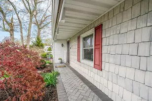 10 Lehigh Ln, Farmingville, NY 11738 - Photo 3