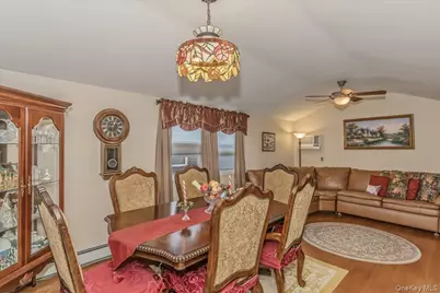 25 Summit Lane, Levittown, NY 11756 - Photo 7