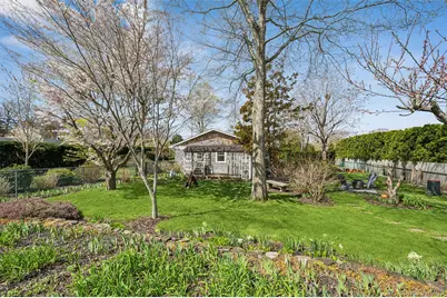 5 Maryland Boulevard, Hampton Bays, NY 11946 - Photo 19