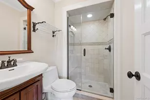 5 Maryland Blvd, Hampton Bays, NY 11946 - Photo 13