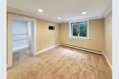 5 Maryland Boulevard, Hampton Bays, NY 11946 - Photo 17