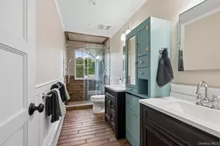 5 Maryland Blvd, Hampton Bays, NY 11946 - Photo 11
