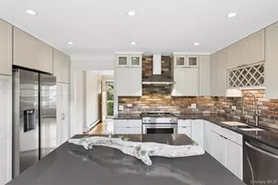 5 Maryland Blvd, Hampton Bays, NY 11946 - Photo 7