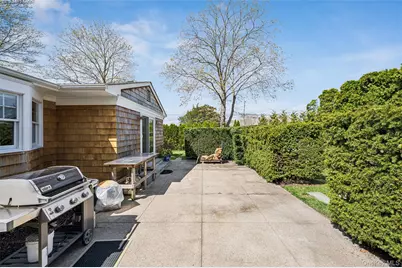5 Maryland Boulevard, Hampton Bays, NY 11946 - Photo 15