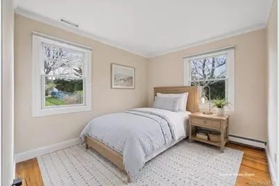 5 Maryland Boulevard, Hampton Bays, NY 11946 - Photo 11