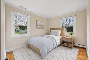 5 Maryland Blvd, Hampton Bays, NY 11946 - Photo 11