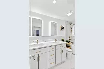 193 Woodbury Road, Woodbury, NY 11797 - Photo 19