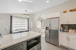 16 Riviera Pkwy, Lindenhurst, NY 11757 - Photo 13