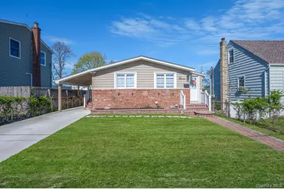 16 Riviera Parkway, Lindenhurst, NY 11757 - Photo 3