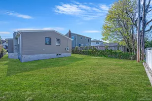 16 Riviera Pkwy, Lindenhurst, NY 11757 - Photo 29