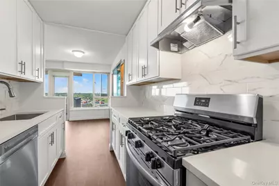 166-25 Powells Cove Boulevard #17G, Whitestone, NY 11357 - Photo 11