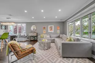 39 Warwick Pl, Port Washington, NY 11050 - Photo 3