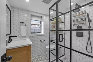 39 Warwick Pl, Port Washington, NY 11050 - Photo 15