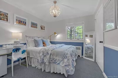 39 Warwick Place, Port Washington, NY 11050 - Photo 13