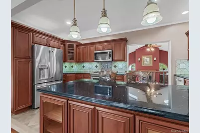 2 Tottenham Place #1FL, New Hyde Park, NY 11040 - Photo 5
