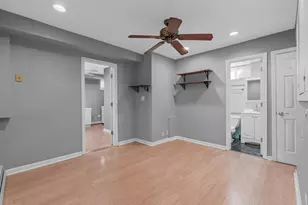 2 Tottenham Pl, New Hyde Park, NY 11040 - Photo 19