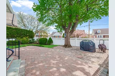 2 Tottenham Place #1FL, New Hyde Park, NY 11040 - Photo 25