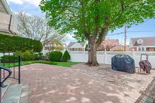 2 Tottenham Pl, New Hyde Park, NY 11040 - Photo 25