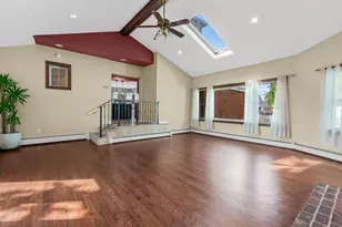 2 Tottenham Pl, New Hyde Park, NY 11040 - Photo 13