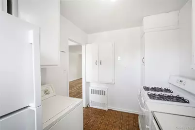 220-04 Stronghurst Avenue #Lower, Queens Village, NY 11427 - Photo 11