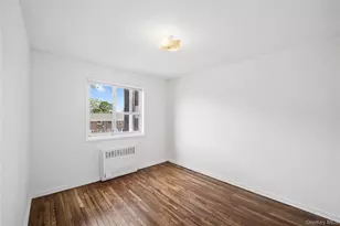220-04 Stronghurst Ave, Queens Village, NY 11427 - Photo 15